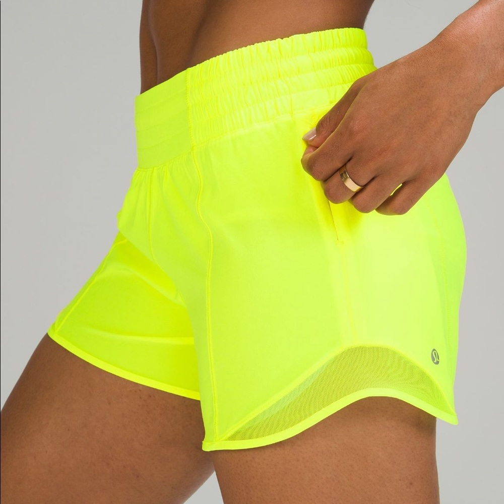 Lululemon high rise 4 inch hotty hot shorts